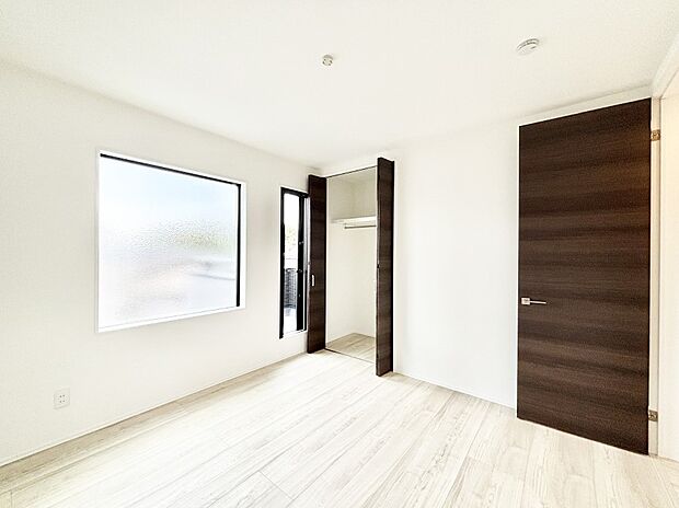 収納が充実しているので、居住スペースを広く使えます。 