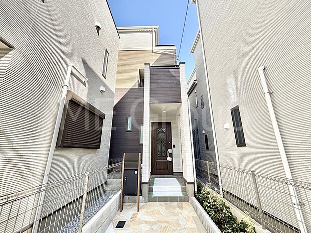 溢れる陽光でご家族の笑顔も輝く  