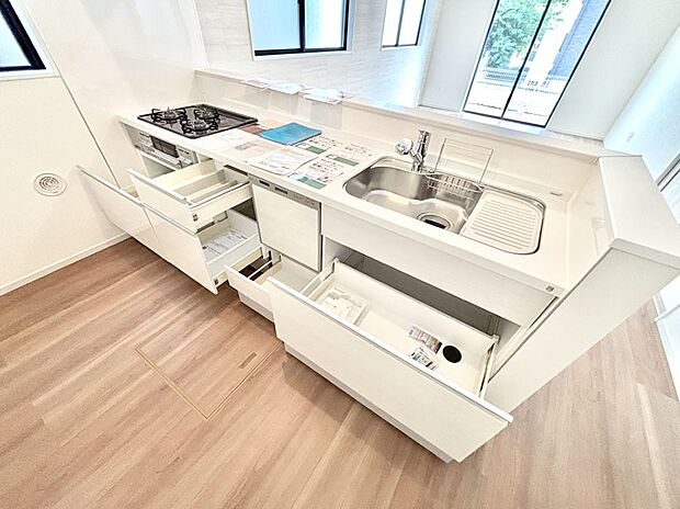 使いやすさを優先したスライド式収納タイプ!