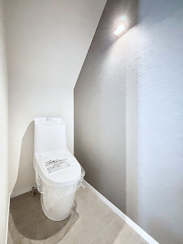 トイレは1階と2階それぞれに配置されていてとても便利です。 