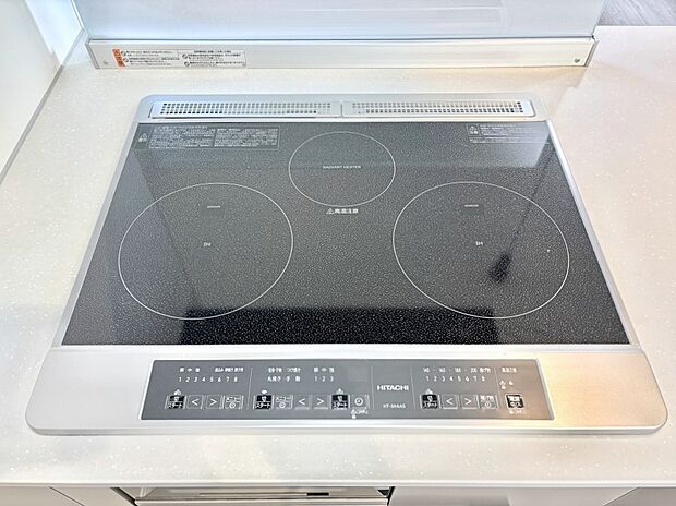 IHクッキングヒーターは天板の調理面がフラットなので調理後はサッと一拭きするだけ！