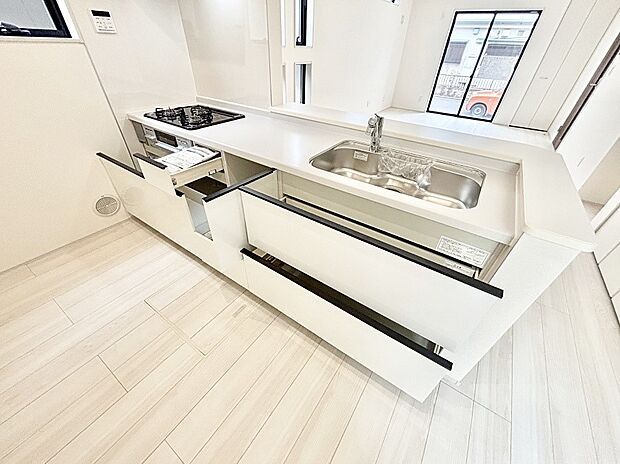 使いやすさを優先したスライド式収納タイプ!