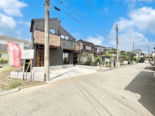 前面道路はきちんと整備されています。