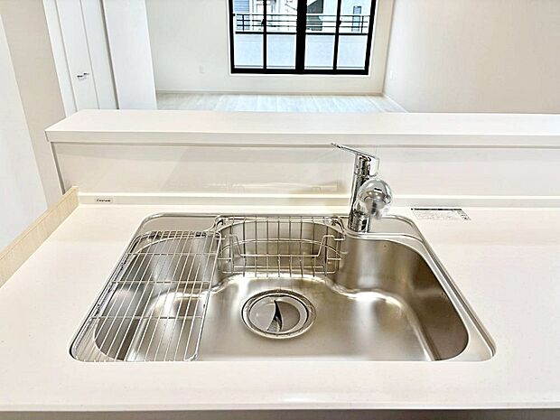 浄水器一体型のキッチンで洗い物用・料理用と切り替え簡単！