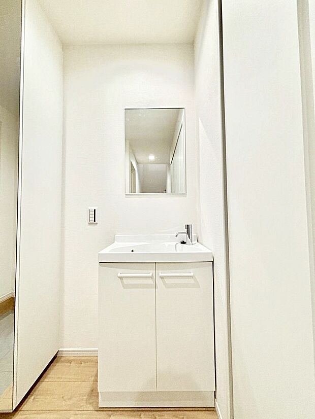 セカンド洗面台を設けました。こまめに手洗いが可能です。