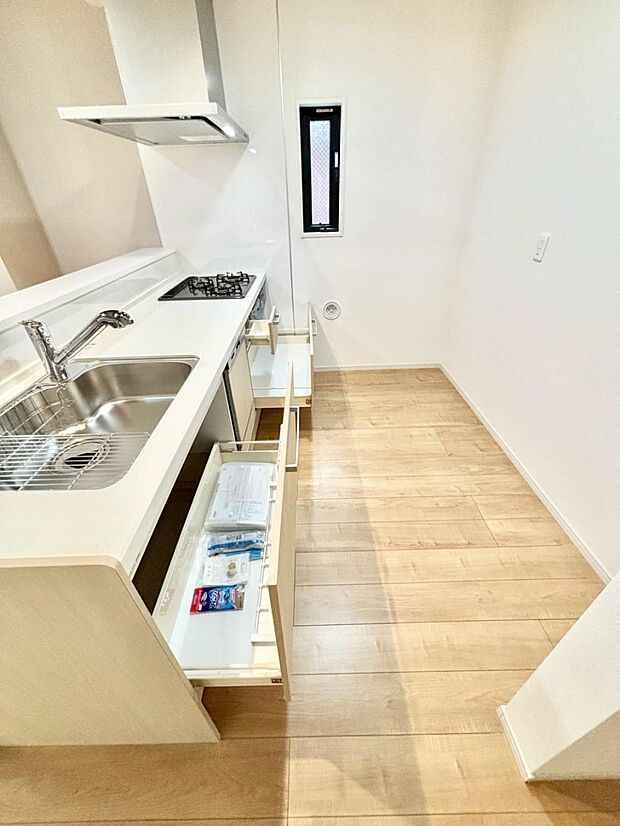 使いやすさを優先したスライド式収納タイプ！