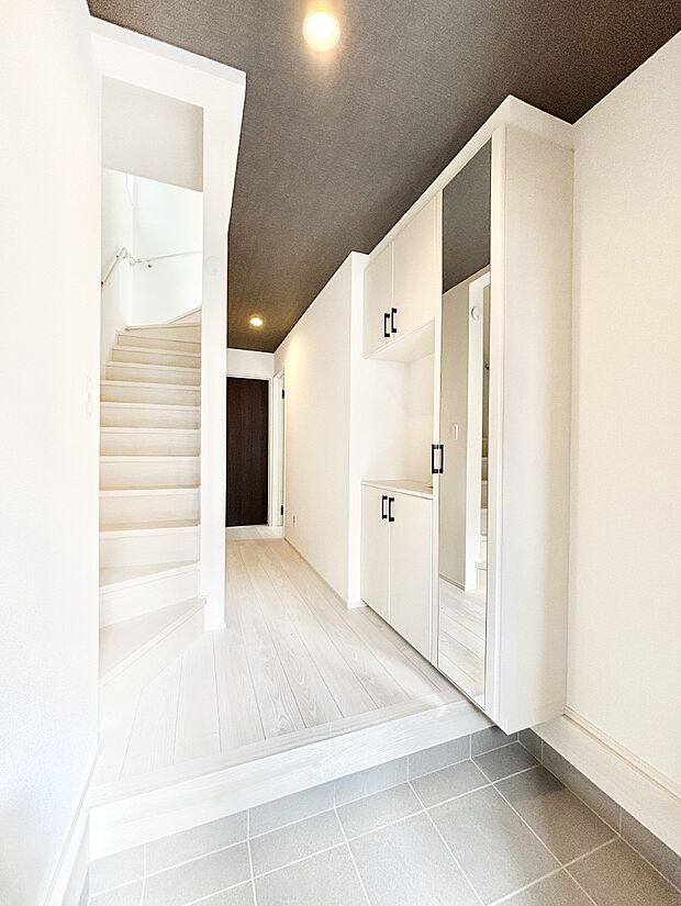 いつもきれいにしておきたい玄関ですね。  