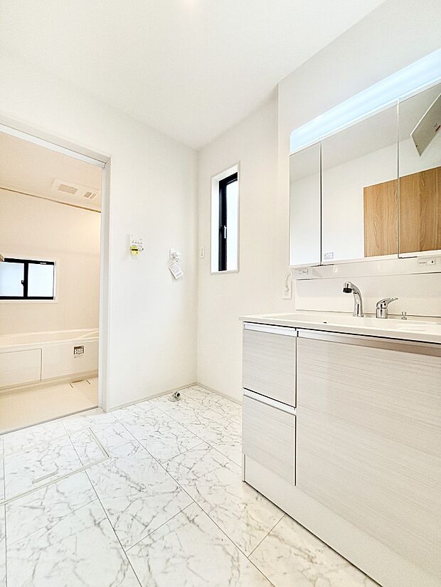 身支度もスムーズにおこなえる脱衣場