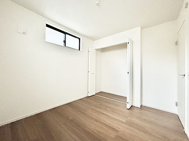 使いやすい形でベットや家具の置き方にも困ることもありません。   