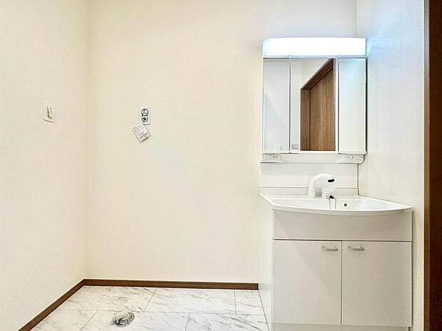 広々とゆとりのあるランドリースペース