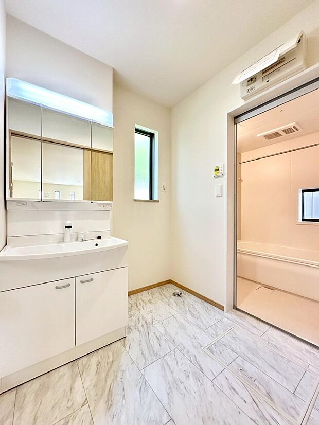 広々とゆとりのあるランドリースペース  