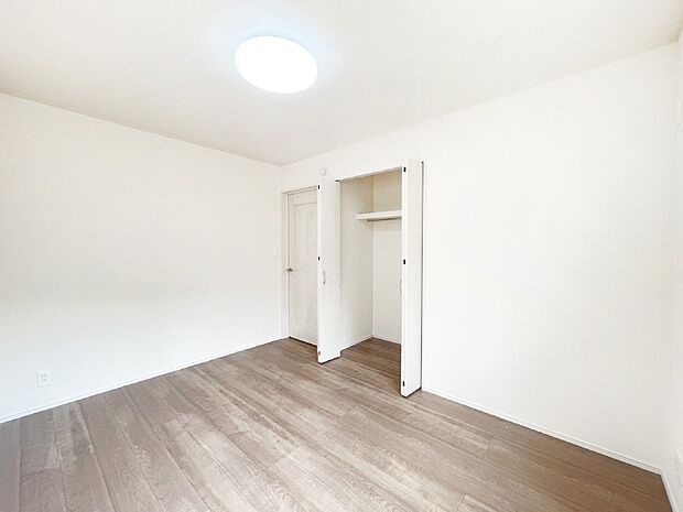 個室としても利用できるサービスルーム