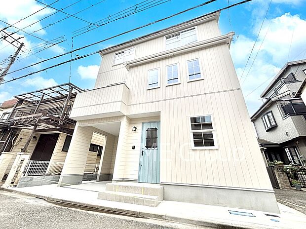 たっぷりの陽光と心地よい風が舞い込む住まい 