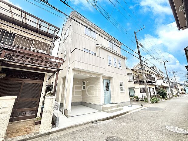 溢れる陽光でご家族の笑顔も輝く