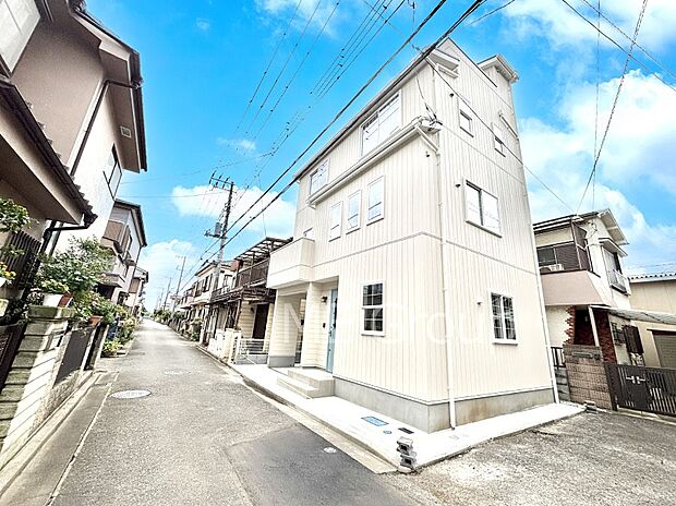 上質感あふれる外観デザイン。魅力の住まいを実現。