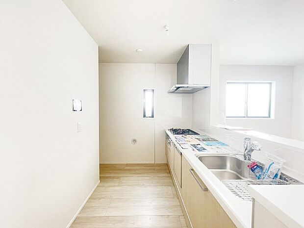 広々とした使い勝手の良いキッチンで日々のお料理も楽しくなりそう