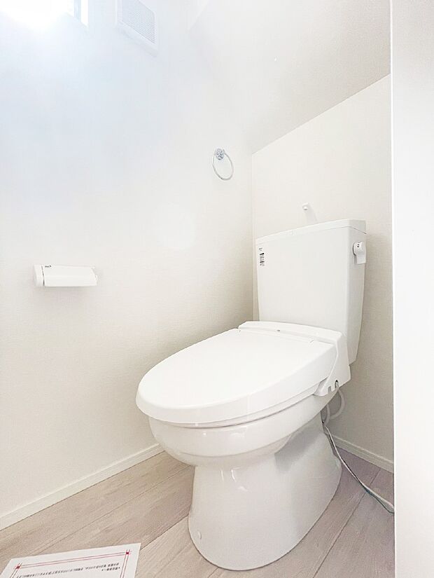 トイレは温水洗浄機能付き