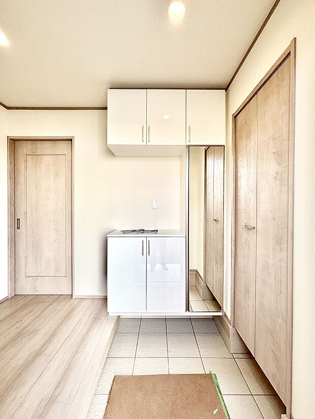 家族の帰宅やお客様をあたたかく迎える玄関