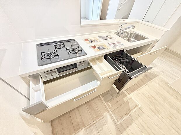 使いやすさを優先したスライド式収納タイプ!