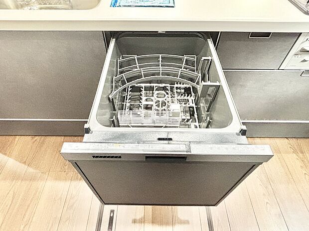 面倒なお片づけは食洗機にお任せ！家事の負担が減って、時間にも気持ちにもゆとりができます。