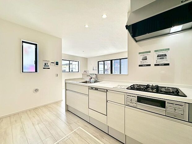 広々とした使い勝手の良いキッチンで日々のお料理も楽しくなりそう