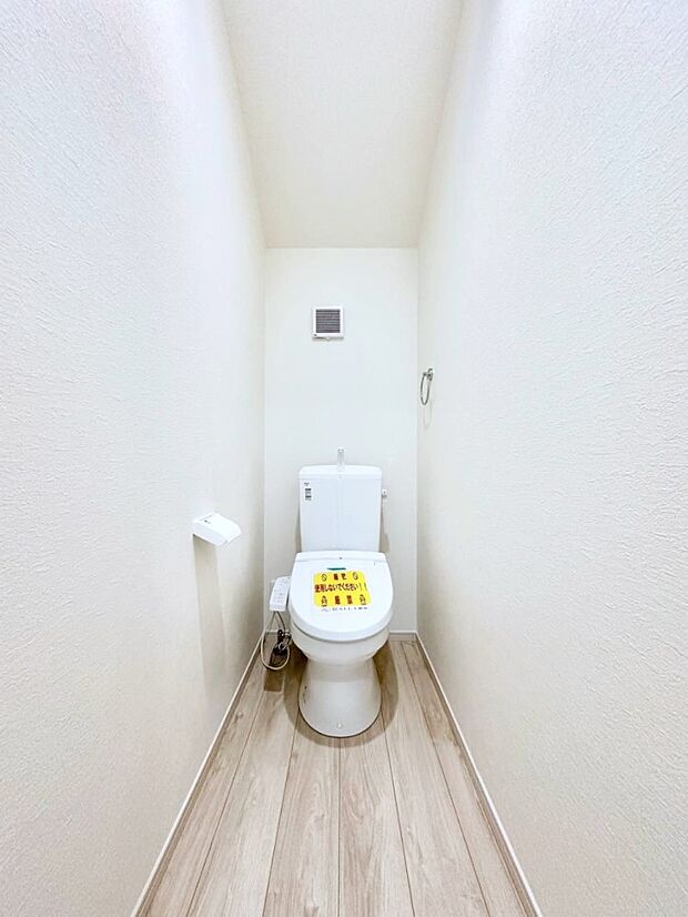 トイレは1階と2階それぞれに配置されていてとても便利です。 