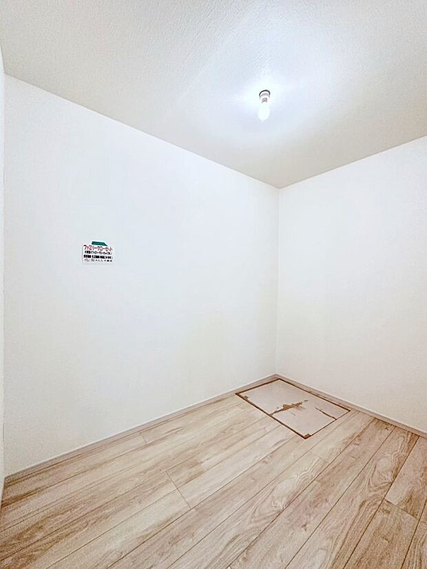 家族みんなの共有物を収納するのに便利なファミリークローク