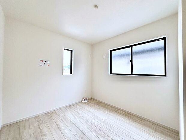 使いやすい形でベットや家具の置き方にも困ることもありません。 