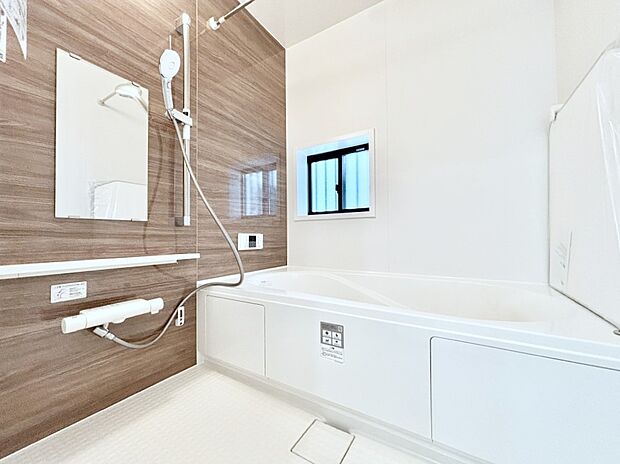 落ち着いた雰囲気でゆっくりお寛ぎいただけるバスルーム