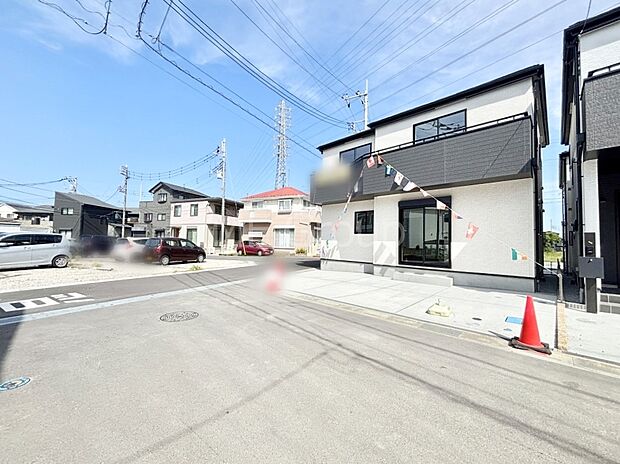 角地なので日当たりも良く、お家が堂々として見えます。