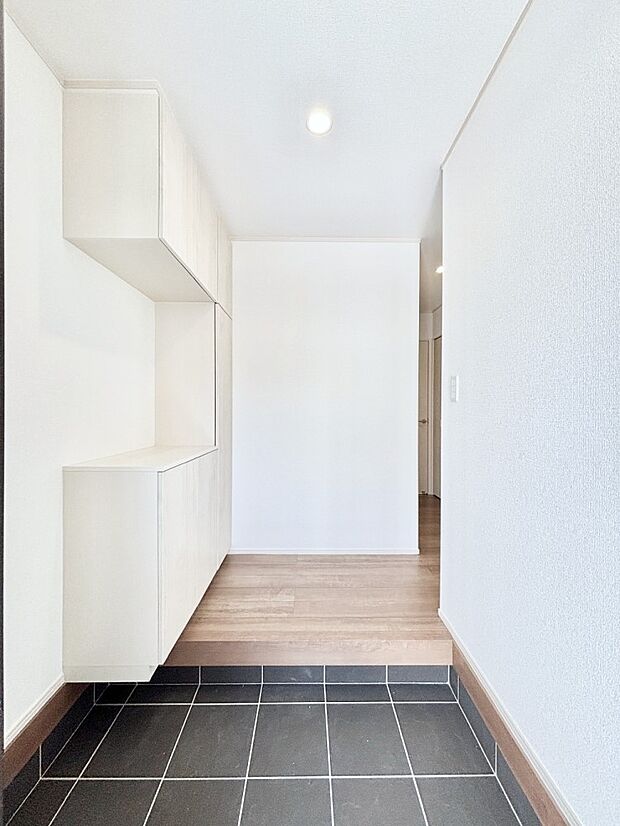 家族の帰宅やお客様をあたたかく迎える玄関