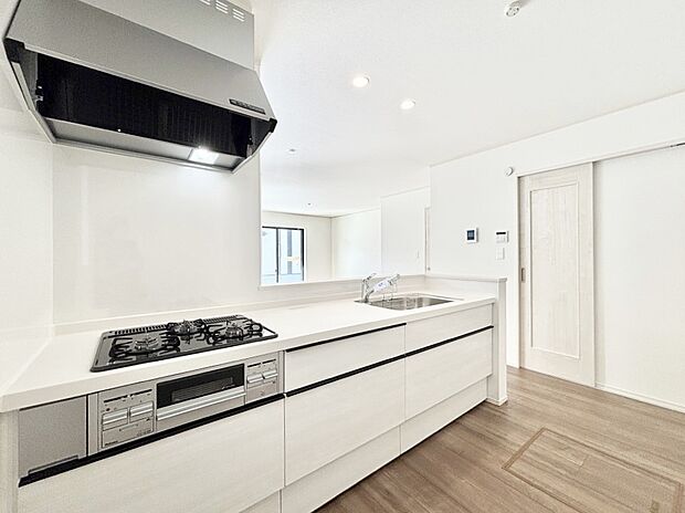 ゆとりあるキッチンではご家族と楽しくお料理ができます。