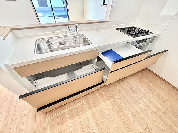 使いやすさを優先したスライド式収納タイプ!