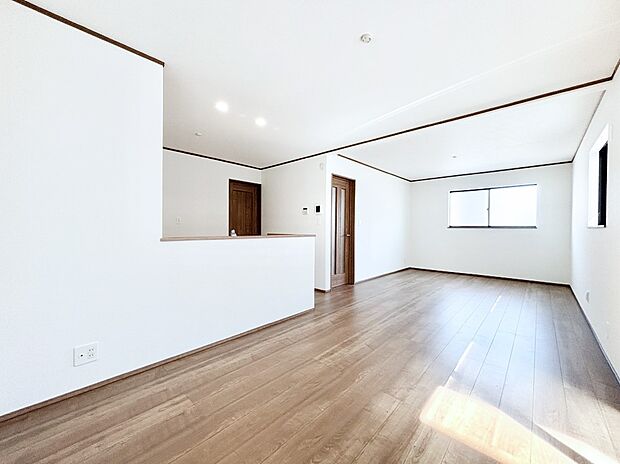 どこにいても家族のつながりを感じられるコミュニケーションリビング。 