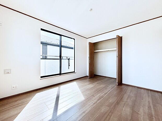 子供部屋にもおすすめな収納スペースたっぷりの居室