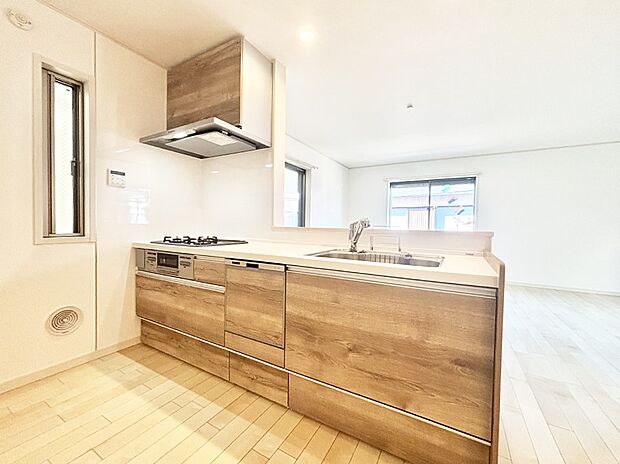 料理をしながらご家族との会話を楽しめる対面カウンターキッチン