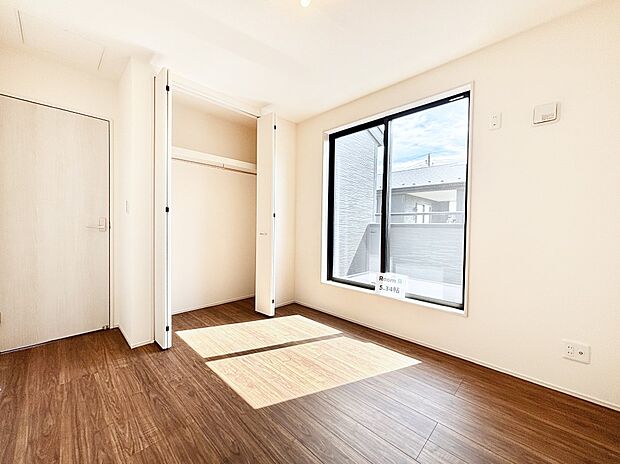 子供部屋にもおすすめな収納スペースたっぷりの居室