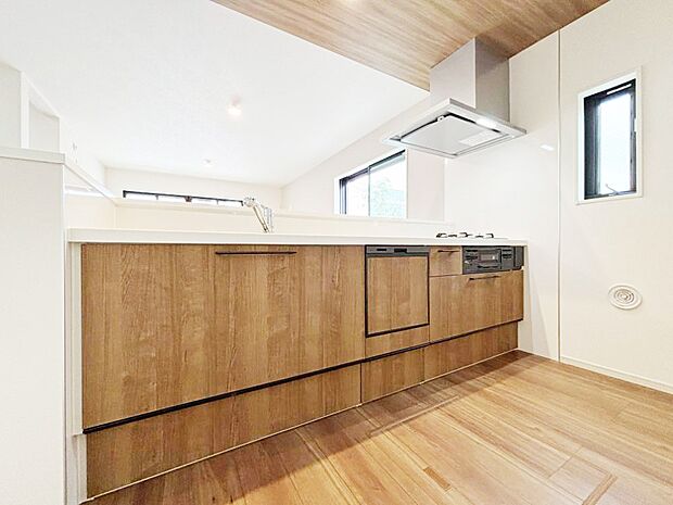 料理をしながらご家族との会話を楽しめる対面カウンターキッチン