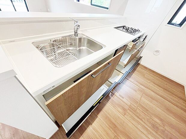 使いやすさを優先したスライド式収納タイプ！