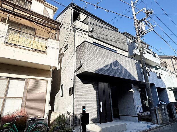 溢れる陽光でご家族の笑顔も輝く