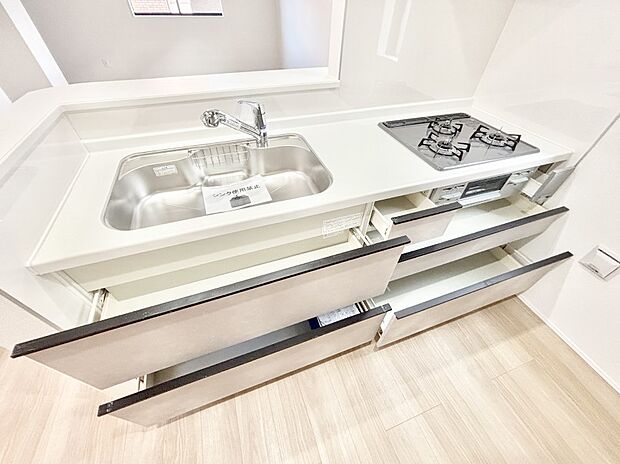 使いやすさを優先したスライド式収納タイプ！