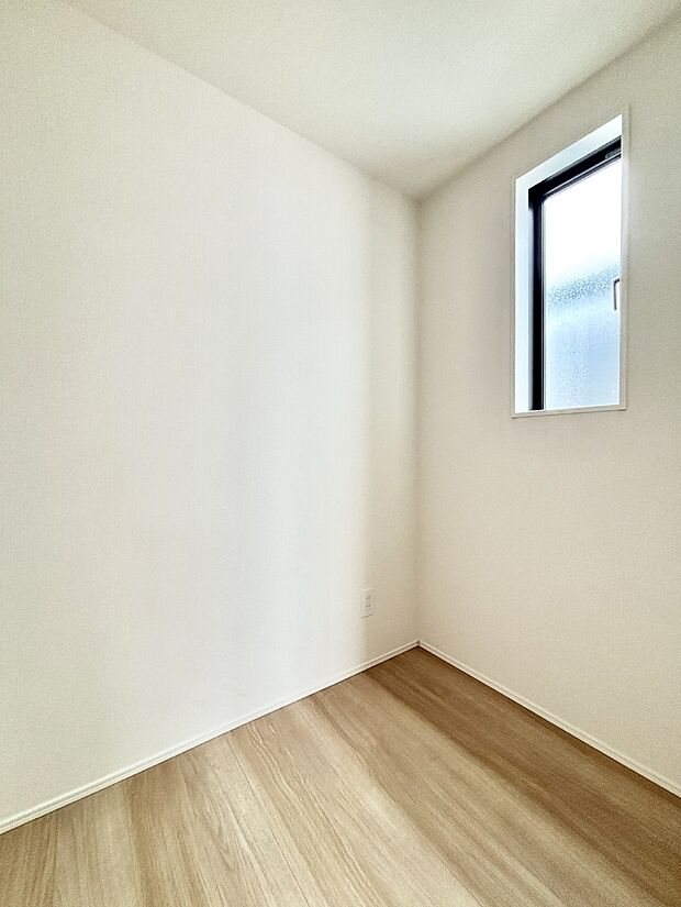 3階の納戸。収納だけではなく、テレワークルームやアトリエとしてもご利用いただけます。