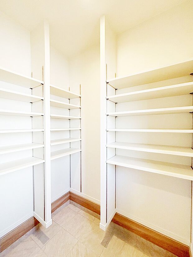 大きなものも片付く土間収納付きで、いつでも玄関はスッキリ