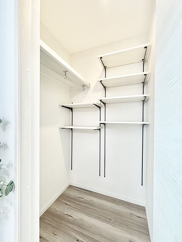 リビング収納。散らかりがちなリビングもスッキリと保てますね。