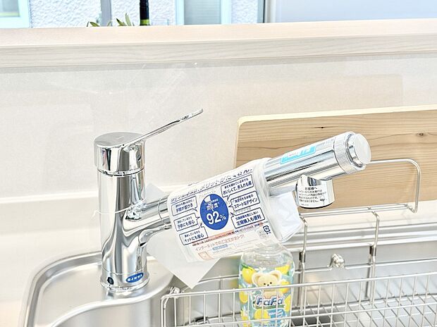 いつでも清潔なおいしいお水を。一つの水栓で水道水と浄水を使い分け。