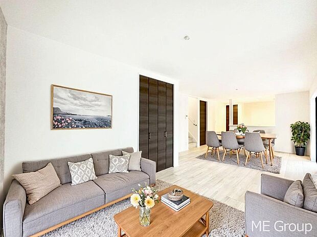 対面キッチン&リビングイン階段を採用した家族の絆深まるLDK ※家具はCGです