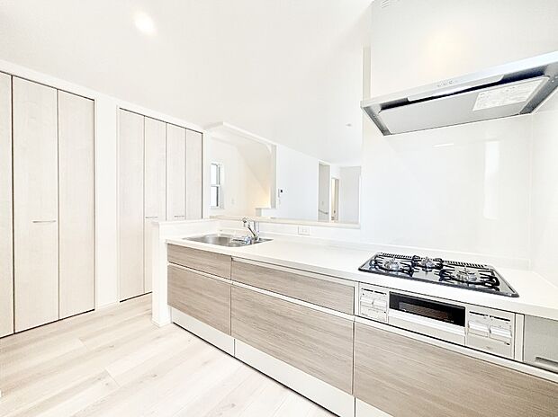 ゆとりあるキッチンではご家族と楽しくお料理ができます。