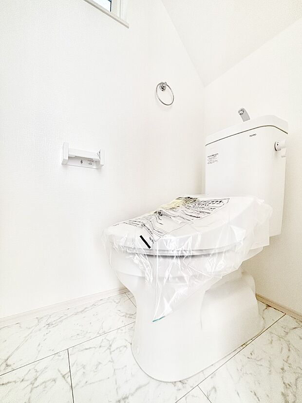 トイレは安心の2箇所！朝のバタバタも一安心です。 