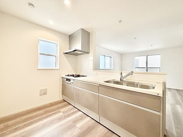 毎日使うキッチンだから、使いやすさ&お手入れのしやすさにこだわりました。