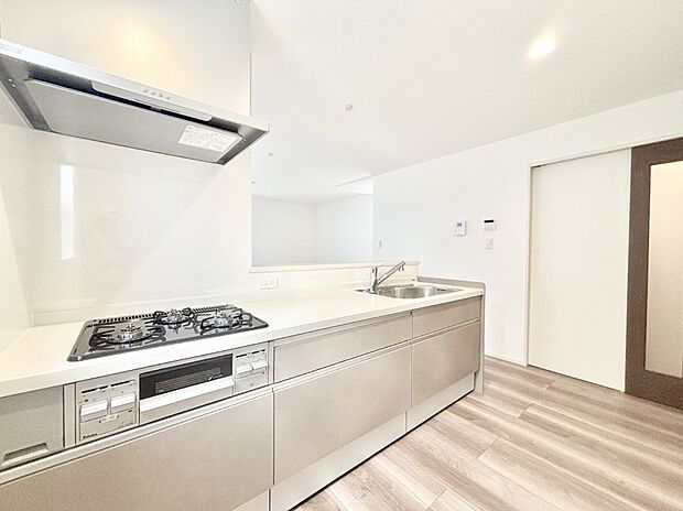 ゆとりあるキッチンではご家族と楽しくお料理ができます。